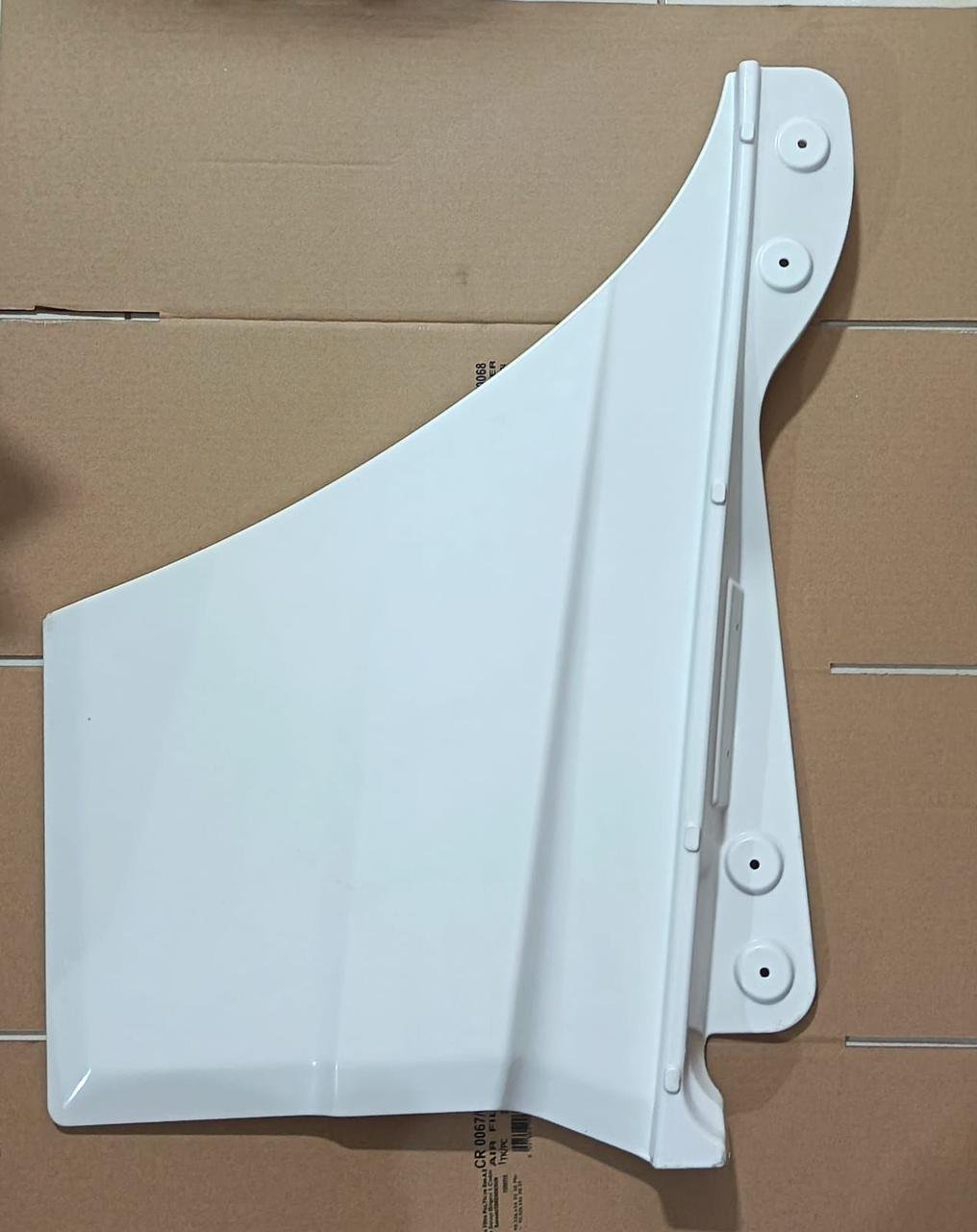 غطاء جانبي أبيض